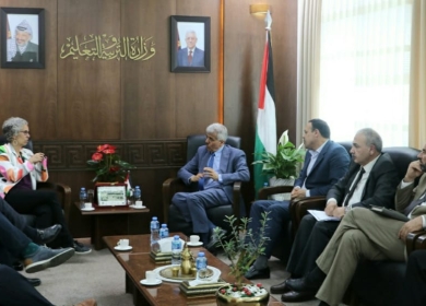 برهم يبحث مع "الأونروا" مستجدات التعليم في ظل التحديات الراهنة