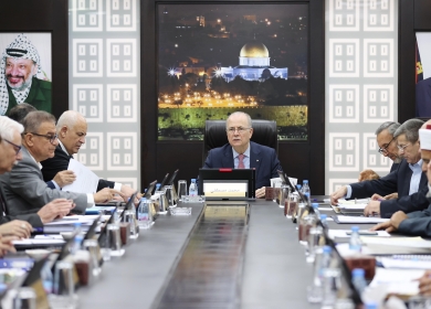 مجلس الوزراء يدين بشدة تصاعد هجمات جيش الاحتلال ومستعمريه على أبناء شعبنا