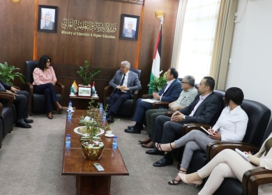 برهم يبحث آفاق التعاون التعليمي بين فلسطين والهند