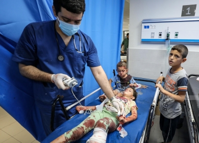 9 شهداء أغلبهم أطفال في قصف مسيرة إسرائيلية لمخيم البريج وسط قطاع غزة