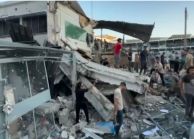 شهيدان ومصابون جراء استهداف الاحتلال مدرسة في حي الزيتون