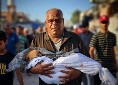12 شهيدا في قصف إسرائيلي استهدف مخيم النصيرات وسط قطاع غزة