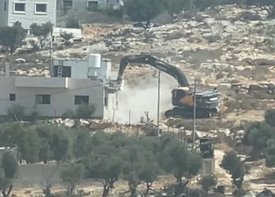 الاحتلال يشرع بهدم منزلين في خربثا المصباح غرب رام الله