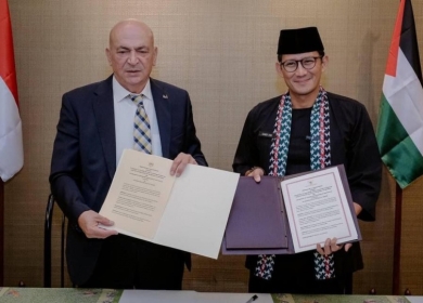 الحايك ونظيره الإندونيسي يوقعان مذكرة تفاهم لجذب السياحة الإسلامية إلى فلسطين