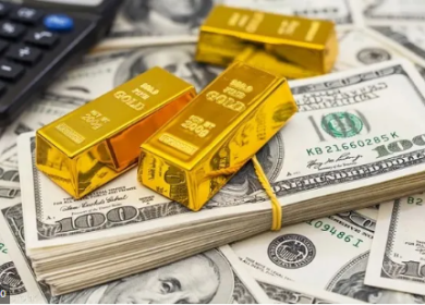 انخفاض أسعار الذهب وارتفاع الدولار عالميا