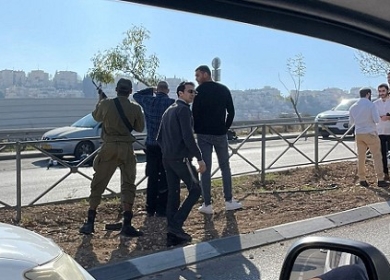 إصابة شاب برصاص الاحتلال عند حاجز حزما العسكري شرق القدس