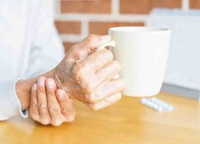 علماء يطورون علاجاً ثورياً لمرض «باركنسون» باستخدام خلايا الدماغ