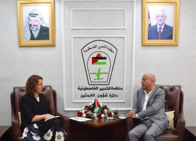 أبو هولي يبحث مع المبعوثة الألمانية للقضايا الإنسانية آليات دعم الأونروا وتمكينها
