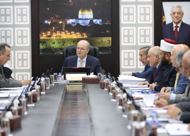 مجلس الوزراء يُطالب الأمم المتحدة بتحمّل مسؤولياتها تجاه حماية مدارس الأونروا في القدس إثر القرار العسكري للاحتلال بإغلاقها