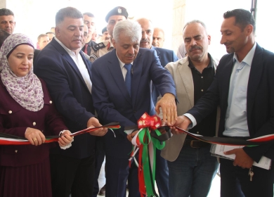 برهم يفتتح مشاريع تعليمية جديدة في جنوب نابلس ويتفقد منشآت تربوية