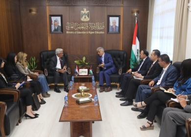 برهم يبحث مع سفير سنغافورة تعزيز التعاون المشترك لخدمة التعليم
