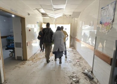 الاحتلال يحاصر المستشفى الاندونيسي شمال قطاع غزة ويستهدف قسم العناية المركزة