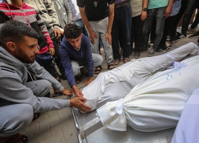 شهيدان ومصابون في قصف للاحتلال على قطاع غزة