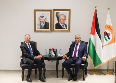 الشيخ يبحث مع ممثل كندا لدى فلسطين آخر التطورات بالمنطقة