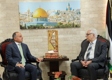 وزير الصحة يبحث مع السفير المصري تعزيز التعاون الصحي في ظل التحديات الراهنة
