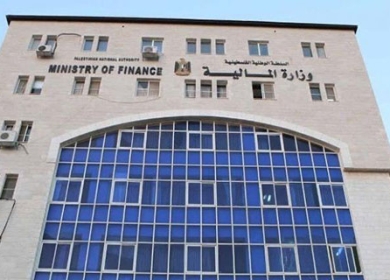 المالية: رواتب الموظفين اليوم بنسبة 60% وبحد أدناه 2000 شيقل