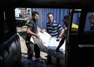 شهيدان في قطاع غزة وارتفاع عدد الشهداء منذ فجر اليوم إلى 70 شهيدا