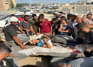 غزة: استشهاد طفل وتحركات عسكرية للاحتلال تقترب من مستشفى الشفاء