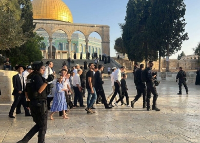 مستعمرون يقتحمون المسجد الأقصى في اليوم السابع من "عيد العرش"