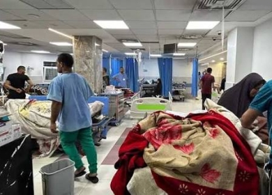 ثلاث إصابات في انهيار جدار على نازحين في صالة قرب ميناء غزة