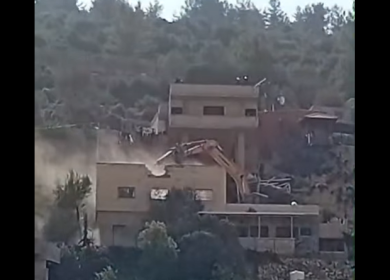 الاحتلال يهدم منزلين مأهولين في قطنة شمال غرب القدس