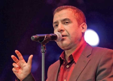 الشاب مامي يحيي ختام مهرجان وهران الدولي للفيلم العربي في الجزائر