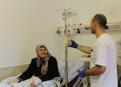وصول مرضى إلى قطاع غزة بعد استكمال علاجهم في مستشفيات القدس