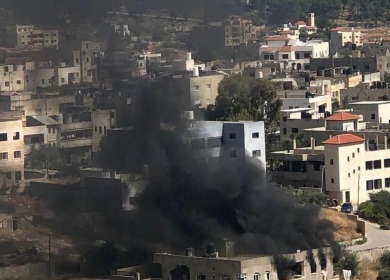 الاحتلال يحاصر منزلاً في مركة جنوب جنين ويقصفه بقذائف "إنيرجا"