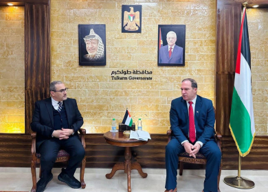 كميل يطلع مساعد الأمين العام للأمم المتحدة على أوضاع محافظة طولكرم في ظل استمرار عدوان الاحتلال
