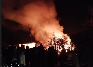 الطفلان آدم وشهد ضحيتا حرائق الخيام في غزة