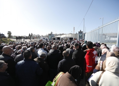 الاحتلال يفرض قيودا مشددة على دخول المصلين إلى القدس لأداء صلاة الجمعة الأولى من رمضان