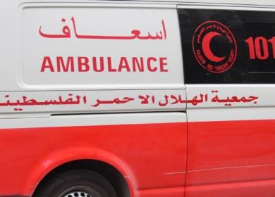 الخليل: إصابة شاب برصاص الاحتلال واعتقال آخر في بلدة بيت عوا