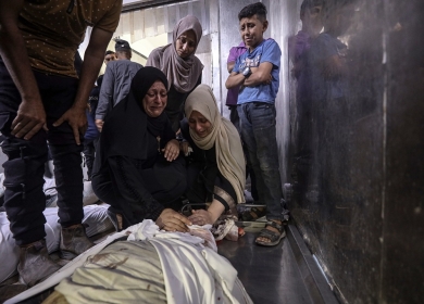 ثلاثة شهداء ومصابون في قصف الاحتلال تجمعا للمواطنين شرق مدينة غزة