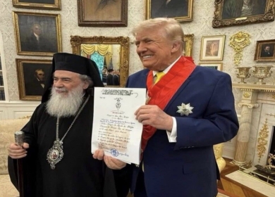 بطريرك القدس يبحث خلال لقائه ترمب القيود المفروضة على ممارسة الطقوس الدينية في القدس