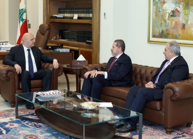 الرئيس اللبناني يستقبل الممثل الخاص للرئيس محمود عباس