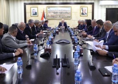 رئيس الوزراء يتابع مع وفد من طولكرم مشاريع حكومية قيد التنفيذ ويبحث احتياجات المحافظة