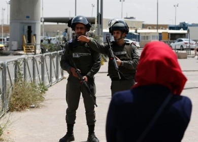 الاحتلال يعتقل شقيقة الشهيد نضال العامر على حاجز عسكري قرب جنين