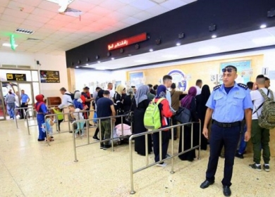 الشرطة: تنقل 42 ألف مسافر عبر معبر الكرامة وتوقيف 156 مطلوبا الأسبوع الماضي