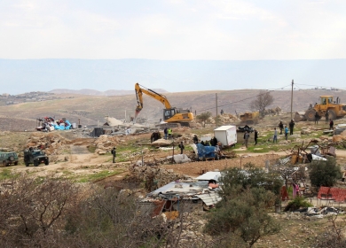 الاحتلال يهدم خياما ويقتلع 50 شجرة زيتون جنوب الخليل