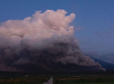 ثوران بركان “سيميرو” في إندونيسيا