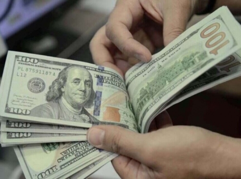 الدولار على استقرار مع انتهاء الجولة الأولى من المحادثات الأميركية- الإيرانية