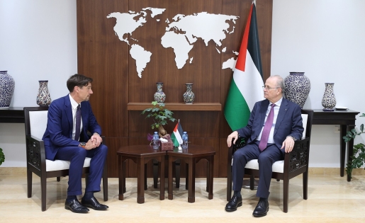 رئيس الوزراء يلتقي ممثل الاتحاد الأوروبي لدى فلسطين