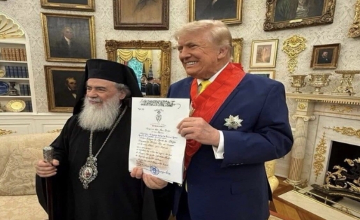 بطريرك القدس يبحث خلال لقائه ترمب القيود المفروضة على ممارسة الطقوس الدينية في القدس