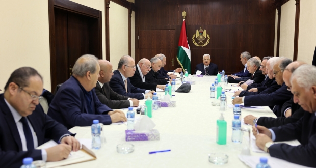 الرئيس محمود عباس خلال ترؤسه اجتماع اللجنة التنفيذية لمنظمة التحرير الفلسطينية